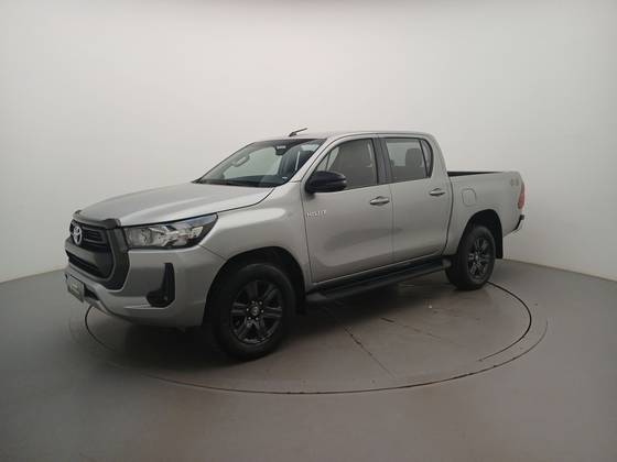 TOYOTA HILUX 2.8 D-4D TURBO DIESEL CD SR 4X4 AUTOMÁTICO